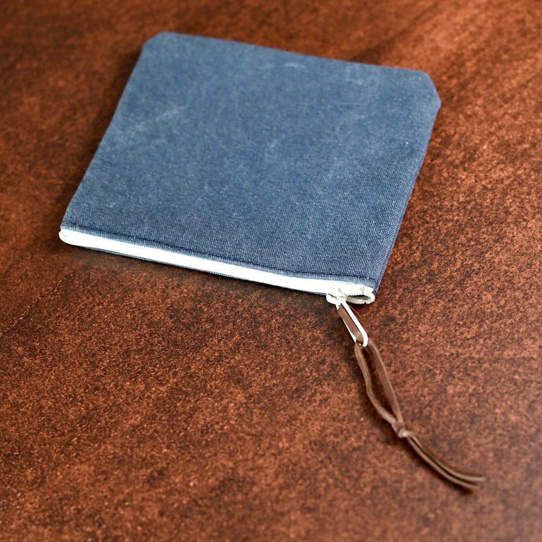 Stonewashed Canvas Pouch - M - Harbor Blue